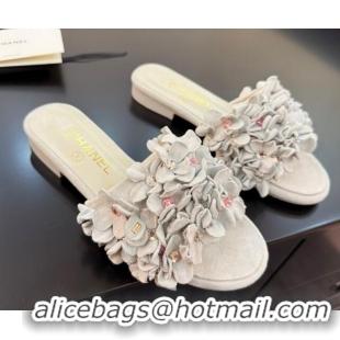 Stylish Chanel Suede & Strass Flat Slides Sandal with Bloom G46231 Light Grey