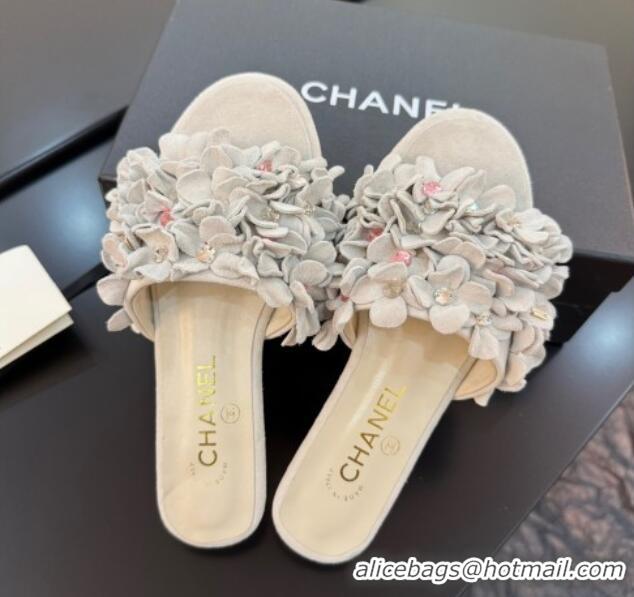 Stylish Chanel Suede & Strass Flat Slides Sandal with Bloom G46231 Light Grey