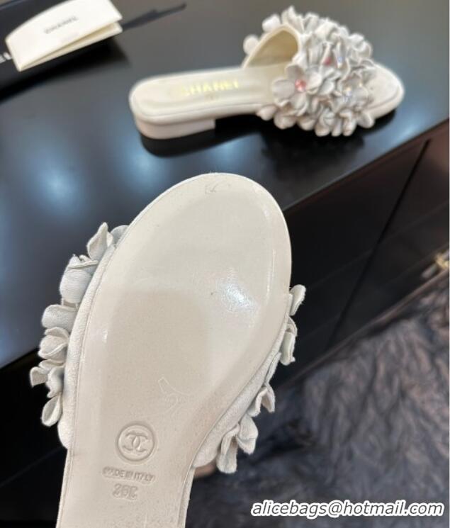 Stylish Chanel Suede & Strass Flat Slides Sandal with Bloom G46231 Light Grey