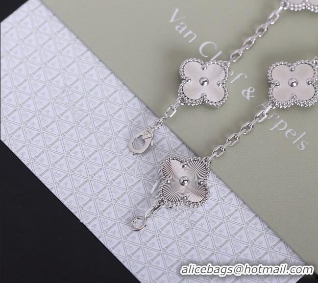 Luxury Classic Van Cleef & Arpels Vintage Alhambra Bracelet, 5 motifs 010943 Silver