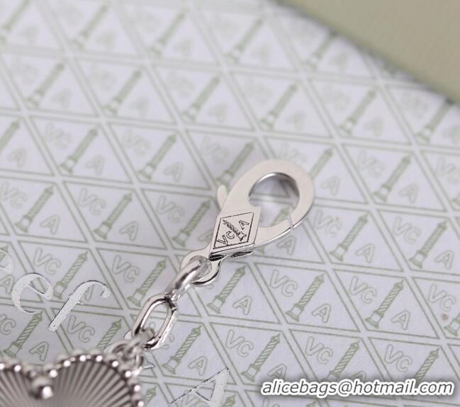Luxury Classic Van Cleef & Arpels Vintage Alhambra Bracelet, 5 motifs 010943 Silver