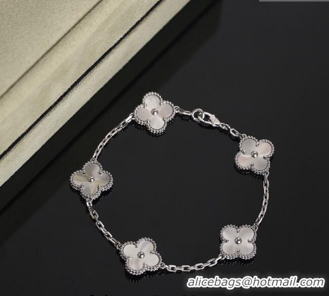 Luxury Classic Van Cleef & Arpels Vintage Alhambra Bracelet, 5 motifs 010943 Silver