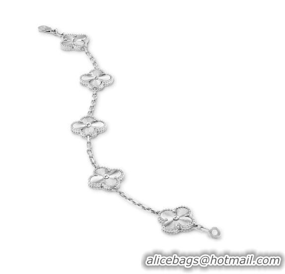Luxury Classic Van Cleef & Arpels Vintage Alhambra Bracelet, 5 motifs 010943 Silver