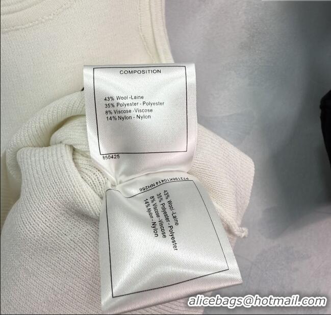 ​Best Price Chanel Vest with Charm 0411 White/Black/Red 2025