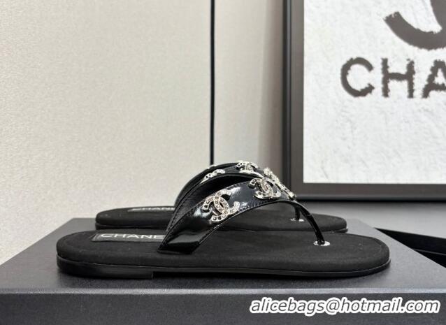 Sumptuous Chanel Lambskin Flat Slide Thong Sandals with CC Charm Black 2025 CH041621