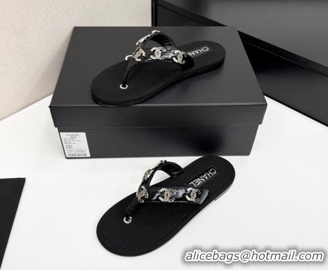 Sumptuous Chanel Lambskin Flat Slide Thong Sandals with CC Charm Black 2025 CH041621