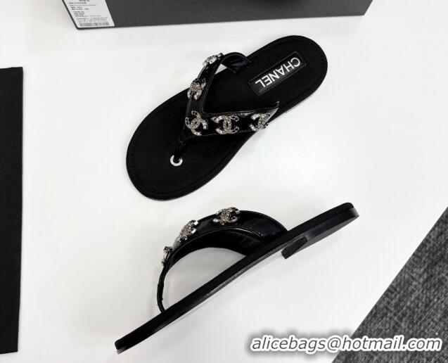 Sumptuous Chanel Lambskin Flat Slide Thong Sandals with CC Charm Black 2025 CH041621