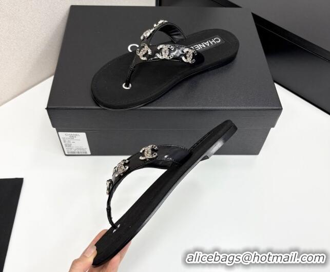 Sumptuous Chanel Lambskin Flat Slide Thong Sandals with CC Charm Black 2025 CH041621
