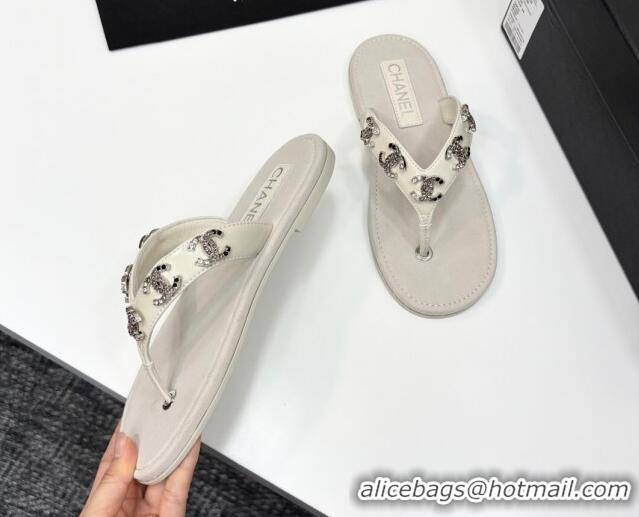 Trendy Design Chanel Lambskin Flat Slide Thong Sandals with CC Charm White 2025 CH041621