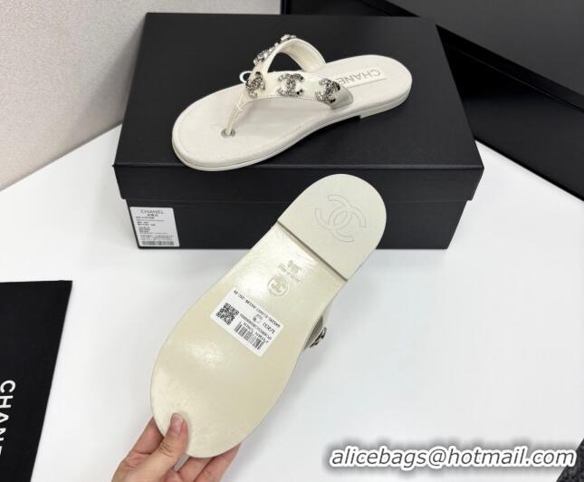 Trendy Design Chanel Lambskin Flat Slide Thong Sandals with CC Charm White 2025 CH041621