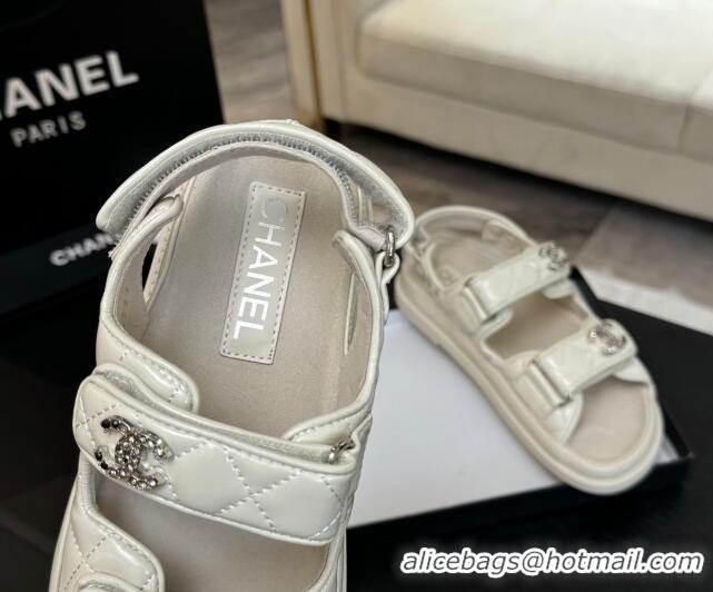 Pretty Style Chanel Patent Calfskin Flat Strap Sandals with Strass CC White 2025 CH041719