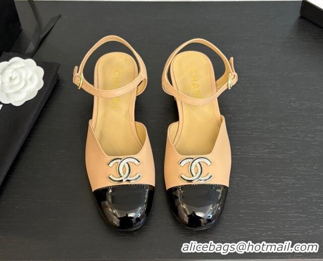 Stylish Chanel Calfskin & Patent Flat Sandals with Strass CC Beige 2025 CH041720