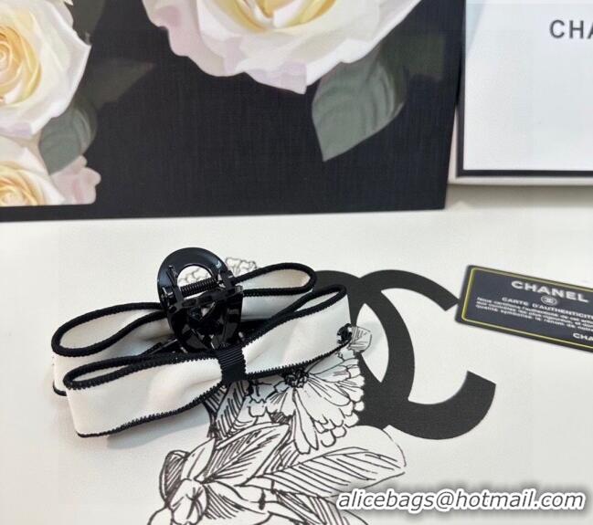 Buy Inexpensive Chanel Matte Hair Clip 1060 White/Black 2024