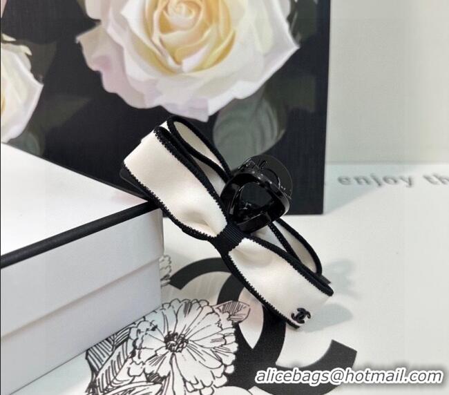 Buy Inexpensive Chanel Matte Hair Clip 1060 White/Black 2024
