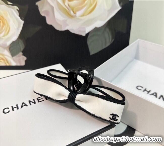 Buy Inexpensive Chanel Matte Hair Clip 1060 White/Black 2024