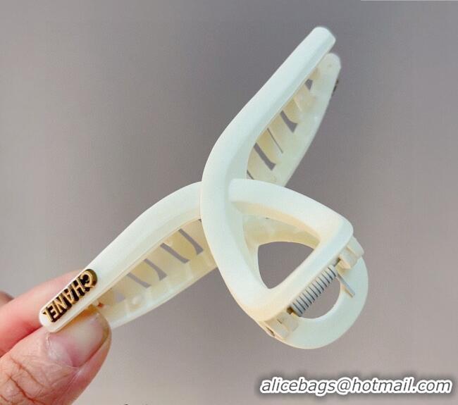 Promotional Chanel Matte Hair Clip 0302 White 2024