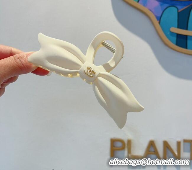 Buy Discount Chanel Matte Bow Hair Clip CH0401 White 2024