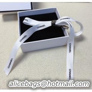 Famous Brand Chanel Bow Hair Pin CH101039 White 2024