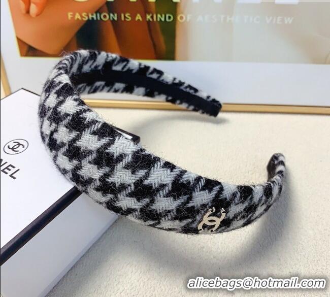 Shop Grade Chanel Houndstooth Headband 1129 Black/White 2024