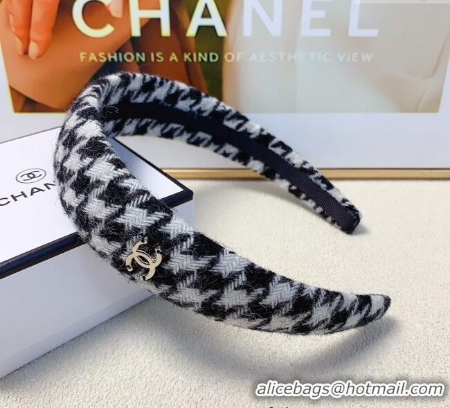 Shop Grade Chanel Houndstooth Headband 1129 Black/White 2024