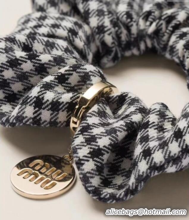 Good Looking Miu Miu Houndstooth Hairring 0311 Black/White 2025