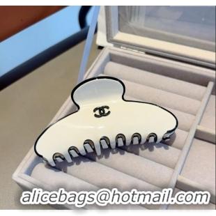 Reasonable Price Chanel Contrasting Hair Clip 0311 White 2025