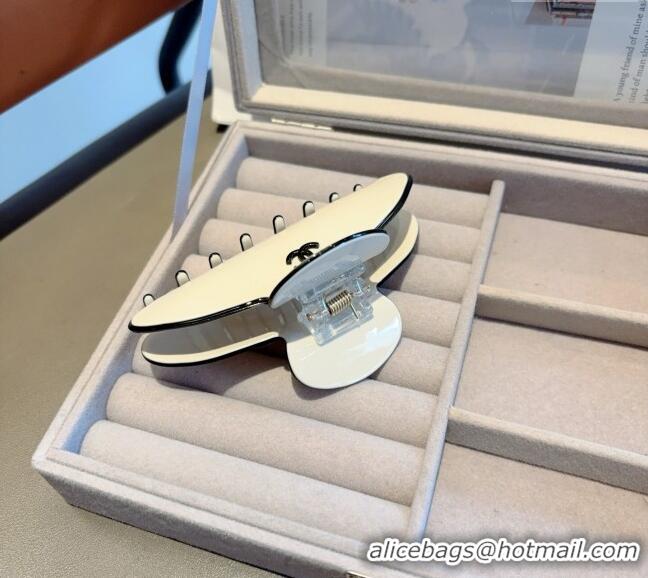Reasonable Price Chanel Contrasting Hair Clip 0311 White 2025