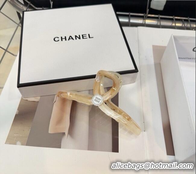 Well Crafted Miu Miu Hair Clip 0311 Beige 2025