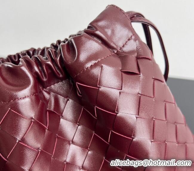 Luxury Classic Bottega Veneta Medium Dustbag in Intrecciato Leather 796728 Barolo Red 2025