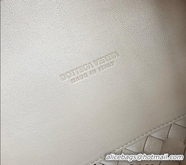 Luxury Discount Bottega Veneta Parachute Medium Shoulder Bag in Intrecciato Leather 835921 Ecru Beige 2025