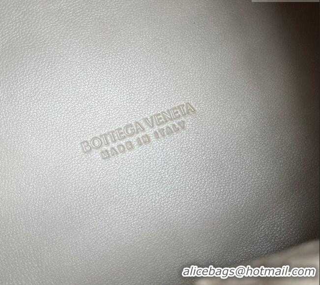 New Fashion Bottega Veneta Small Parachute Shoulder Bag in Intrecciato Leather 796569 Ecru Beige 2025