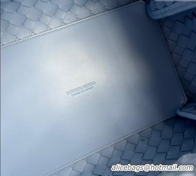 New Fashion Bottega Veneta Large Parachute Shoulder Bag in Intrecciato Leather 796571 Ice Blue 2025