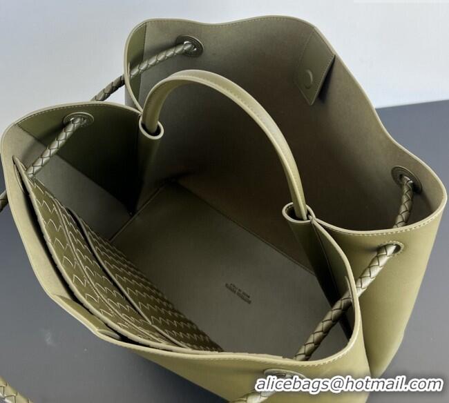 Grade Discount Bottega Veneta Men's Large Andiamo Top Handle Bag in Calfskin Leather 806010 Green 2024