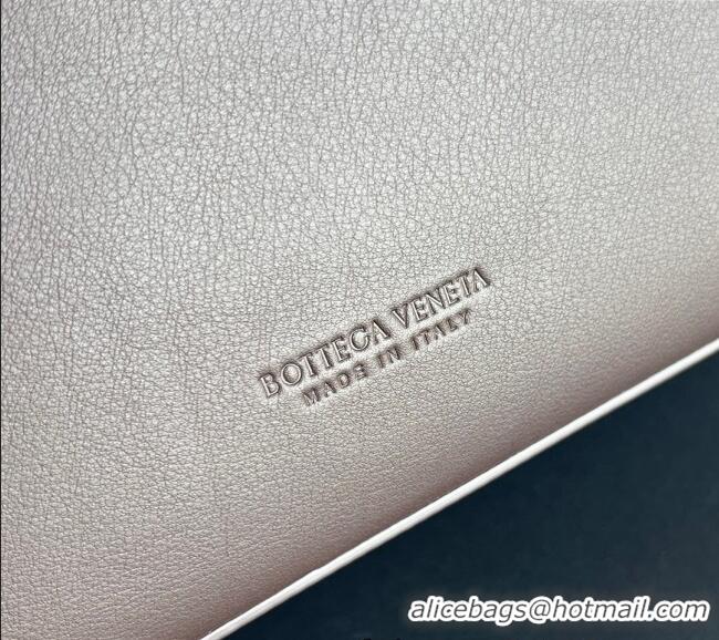 Stylish Grade Bottega Veneta Large Andiamo Top Handle Bag in Calfskin Leather 806010 Fondant Brown/Silver 2025