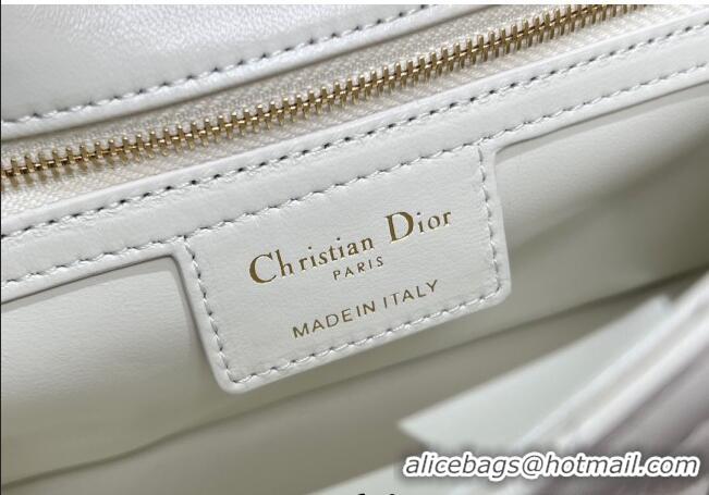 Famous Brand Dior Small Soft Dior Caro Bag in Macrocannage Lambskin M9252 White 2025