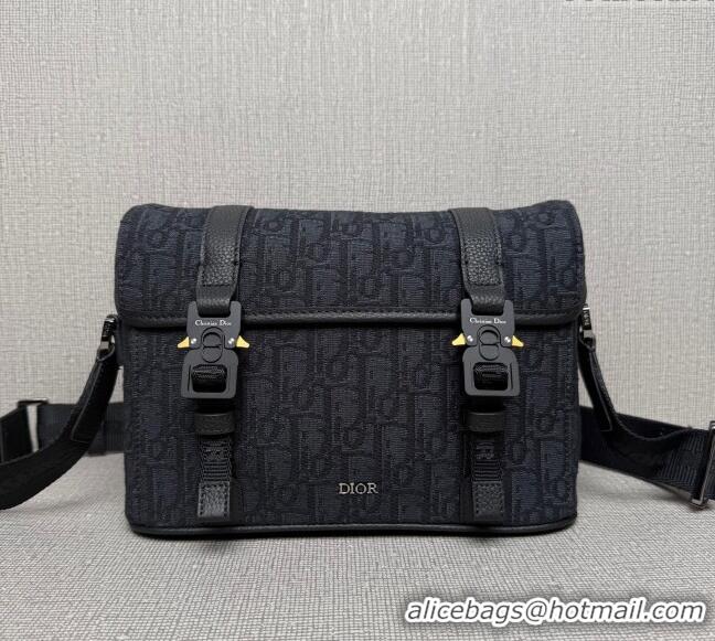 Famous Brand Dior Mens Hit the Road Messenger Bag with Flap in Oblique Jacquard with Grained Calfskin 9271 Black 2025