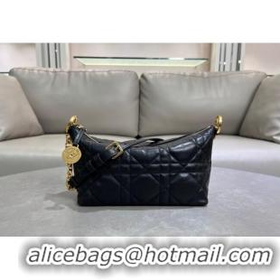 Pretty Style Dior Diorstar Hobo Bag with Chain in Macrocannage Lambskin 1141 Black 2025