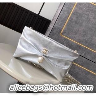 Luxury Discount Chanel Metallized Calfskin Clutch with Chain and Pearl AP4613 Silver 2025