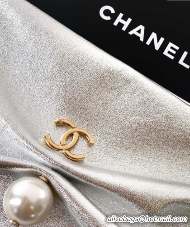 Luxury Discount Chanel Metallized Calfskin Clutch with Chain and Pearl AP4613 Silver 2025