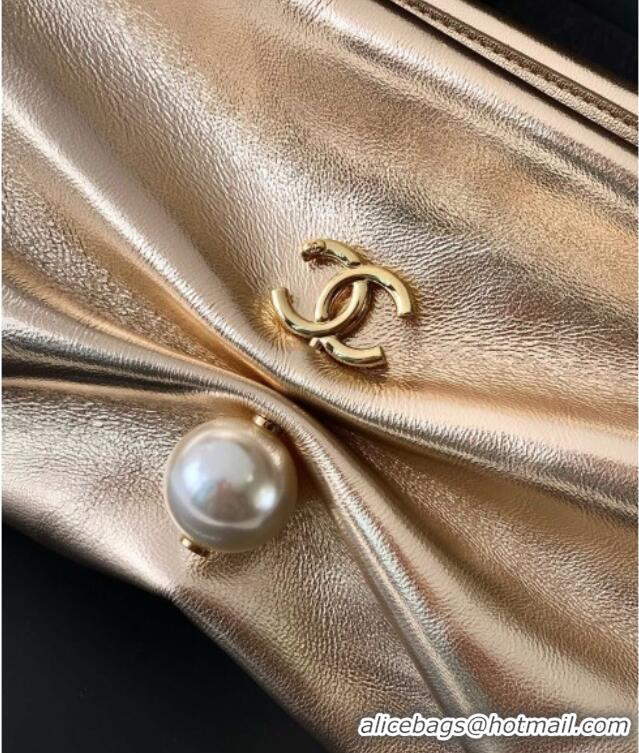 New Fashion Chanel Metallized Calfskin Clutch with Chain and Pearl AP4613 Gold 2025
