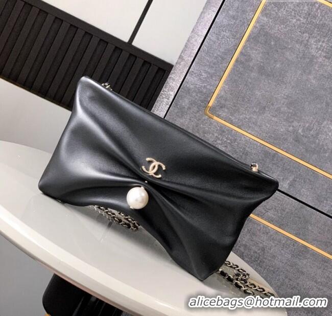 Famous Brand Chanel Shiny Lambskin Clutch with Chain AP4613 Black 2025