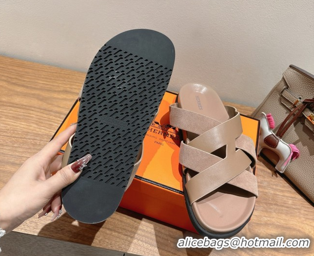 Stylish Hermes Kazimir Flat Slides Sandal in Woven Suede and Calfskin Leather Elephant Grey 0419097