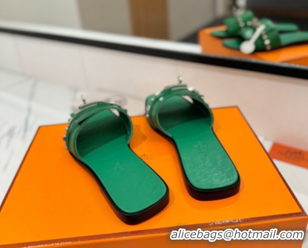 Best Price Hermes Giulia Flat Slides Sandal in Calfskin Leather with Kelly Buckle and Studs Green 0421020