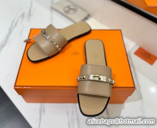 Big Discount Hermes Giulia Flat Slides Sandal in Calfskin Leather with Kelly Buckle and Studs Beige 0421024