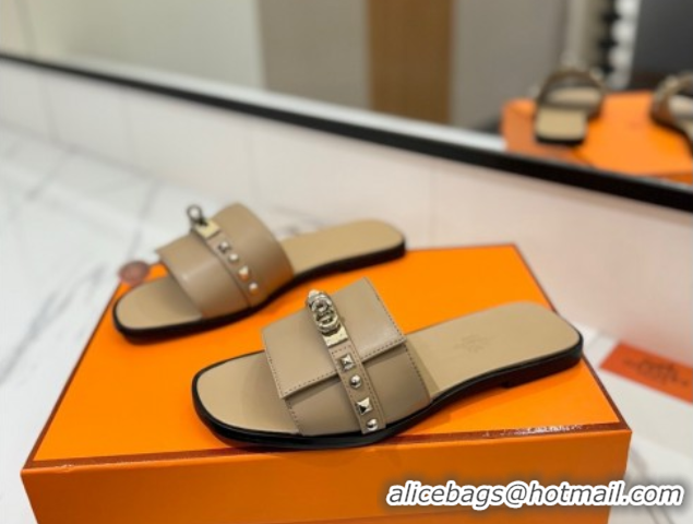 Big Discount Hermes Giulia Flat Slides Sandal in Calfskin Leather with Kelly Buckle and Studs Beige 0421024