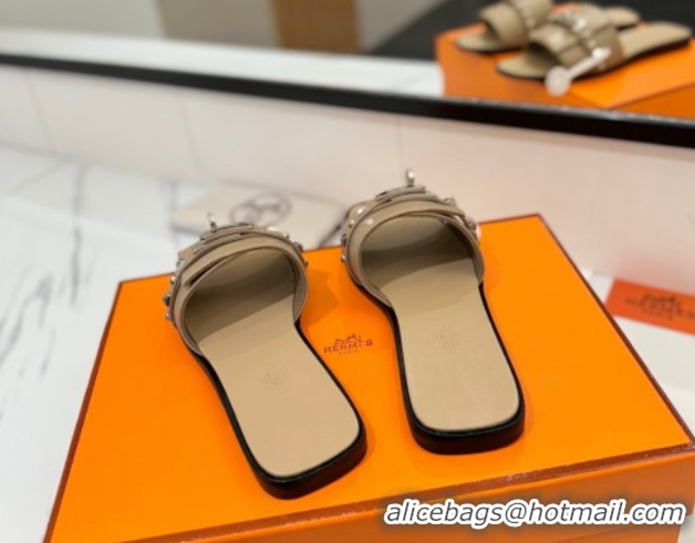 Big Discount Hermes Giulia Flat Slides Sandal in Calfskin Leather with Kelly Buckle and Studs Beige 0421024