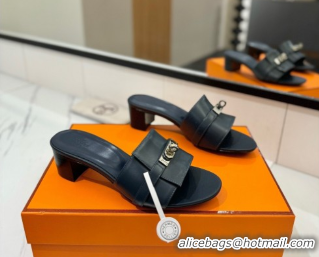 Sophisticated Hermes Gigi Heel Slides Sandal 4.5cm in Smooth Calfskin with Kelly Buckle Dark Blue 0421037