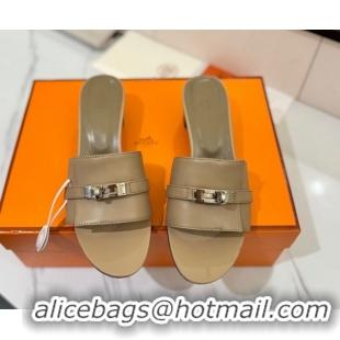 Stylish Hermes Gigi Heel Slides Sandal 4.5cm in Smooth Calfskin with Kelly Buckle Beige 0421038