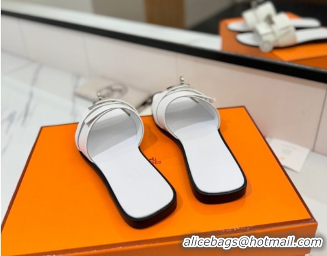 Good Looking Hermes Giulia Flat Slides Sandal in Smooth Calfskin with Kelly Buckle Strap White 0421055