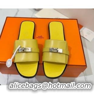 Unique Style Hermes Giulia Flat Slides Sandal in Smooth Calfskin with Kelly Buckle Strap Yellow 0421056
